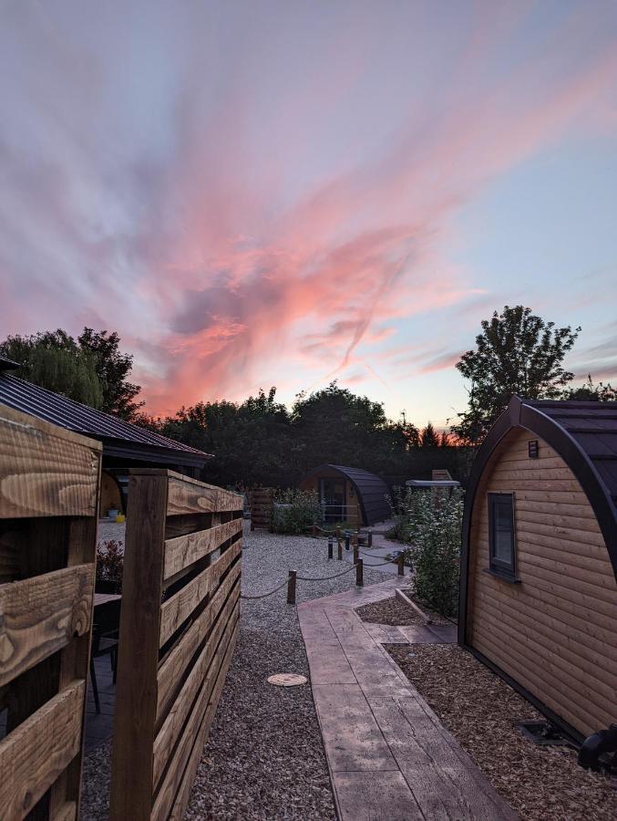 הוילה נוטינגהאם Peacock Lake Glamping מראה חיצוני תמונה